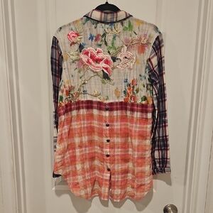 Cyrena Floral Embroidered Plaid Button-Up Shirt Size M